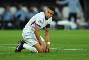 Mbappe chưa làm được gì trong 2 năm làm thủ quân tuyển Pháp